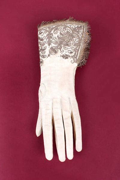 queen elizabeth coronation gloves